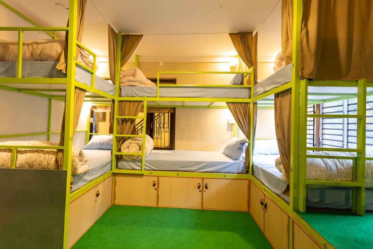 Big Tree Hostel カトマンズ エクステリア 写真