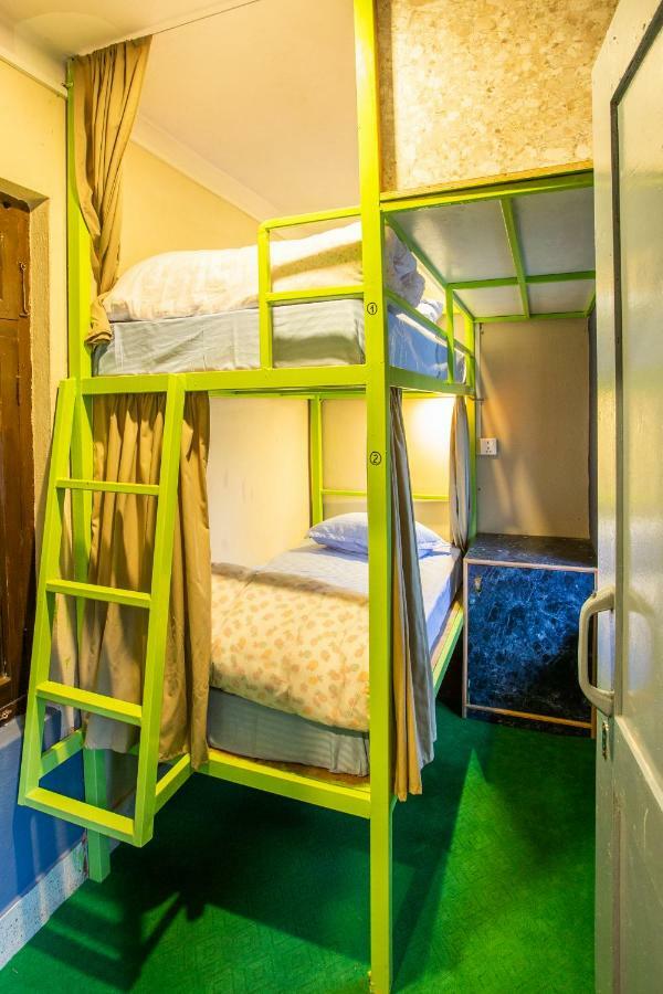 Big Tree Hostel カトマンズ エクステリア 写真