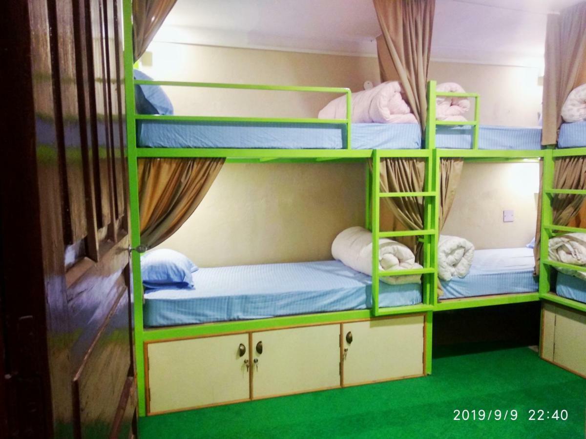 Big Tree Hostel カトマンズ エクステリア 写真