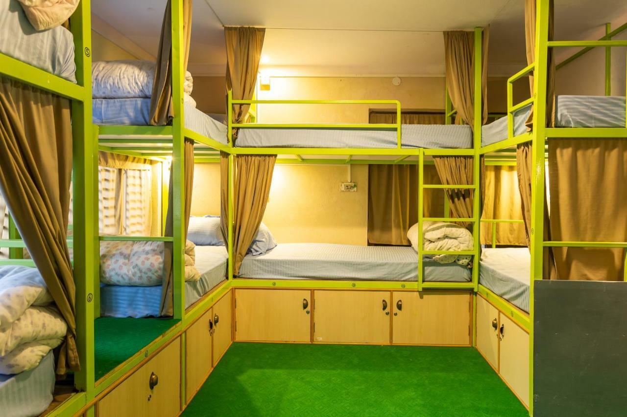 Big Tree Hostel カトマンズ エクステリア 写真